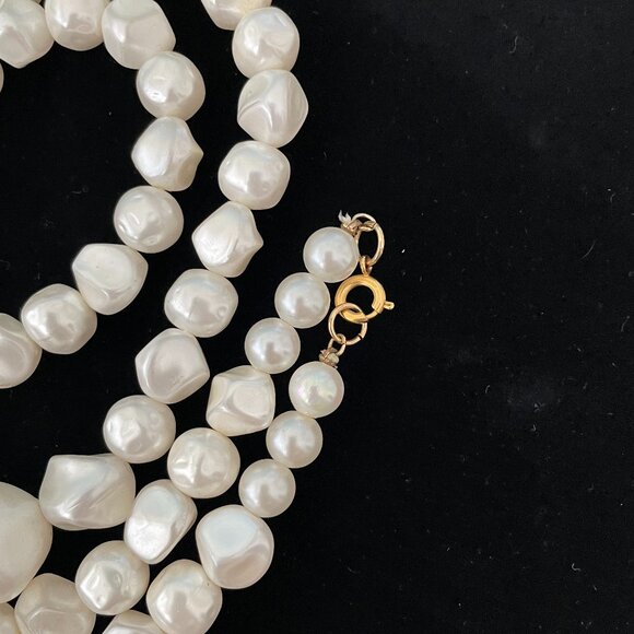 Chunky Modern Pearl White Faux  Long Necklace - Picture 4 of 5